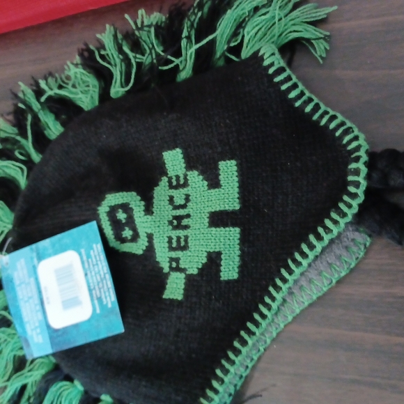 Bnwt Kids mohawk winter hat green and black - Picture 16 of 17